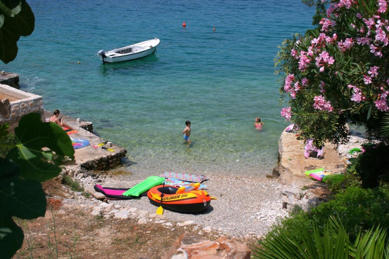 חוואר Apartments By The Sea Cove Zastupac, Hvar - 8761 מראה חיצוני תמונה
