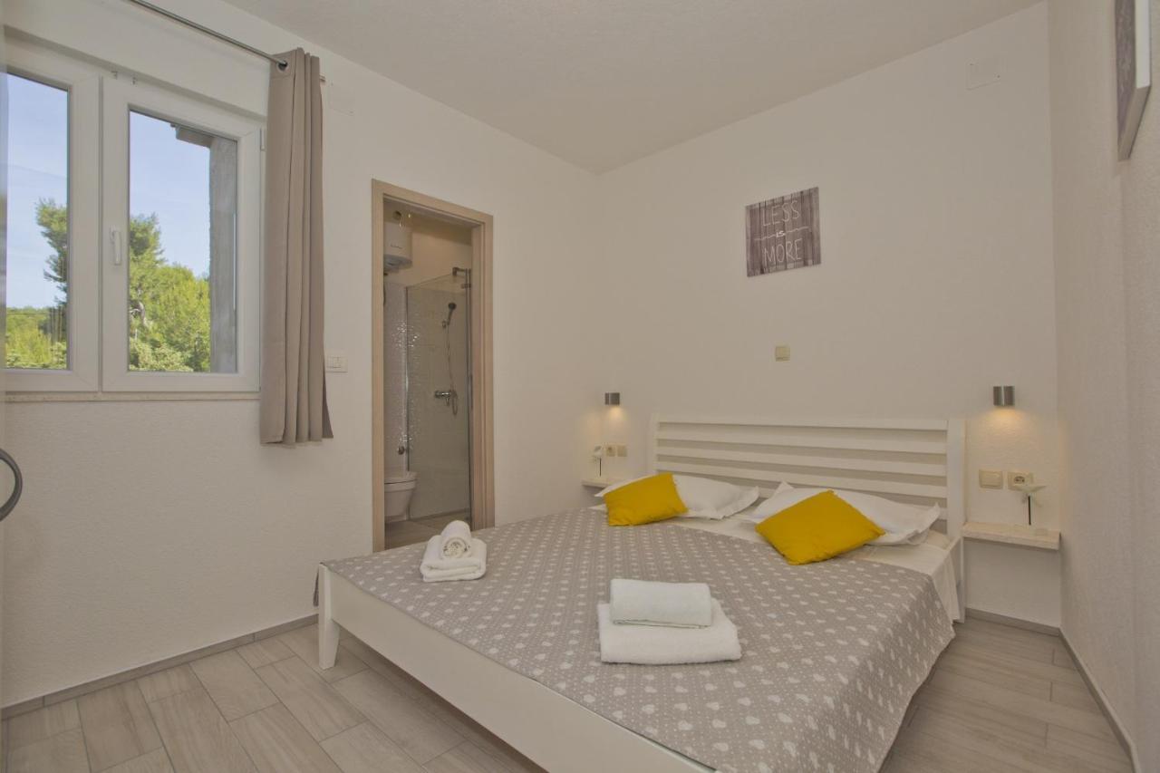 חוואר Apartments By The Sea Cove Zastupac, Hvar - 8761 מראה חיצוני תמונה